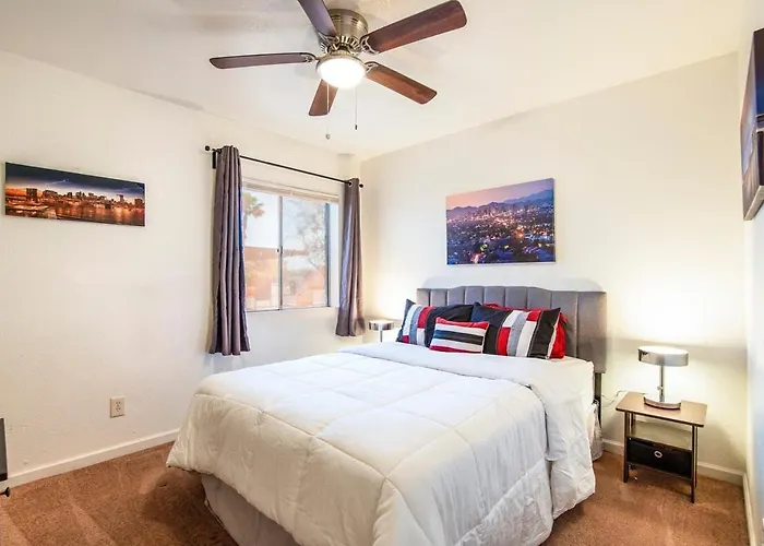 Holiday home 44a Modern Large 1bd W Heated Pool 44a