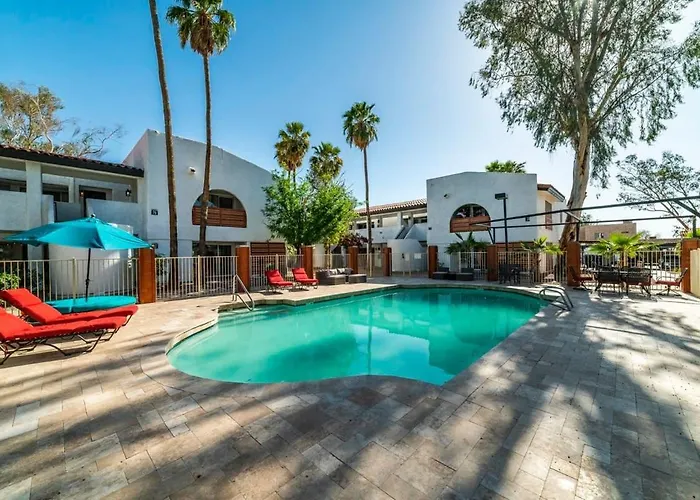 44a Modern Large 1bd W Heated Pool 44a *