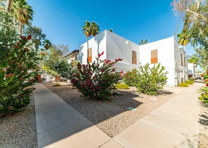 44a Modern Large 1bd W Heated Pool 44a Holiday home *