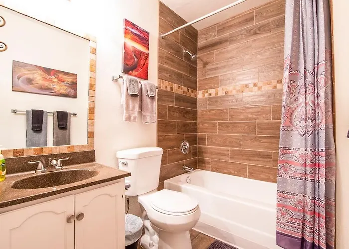 44a Modern Large 1bd W Heated Pool 44a